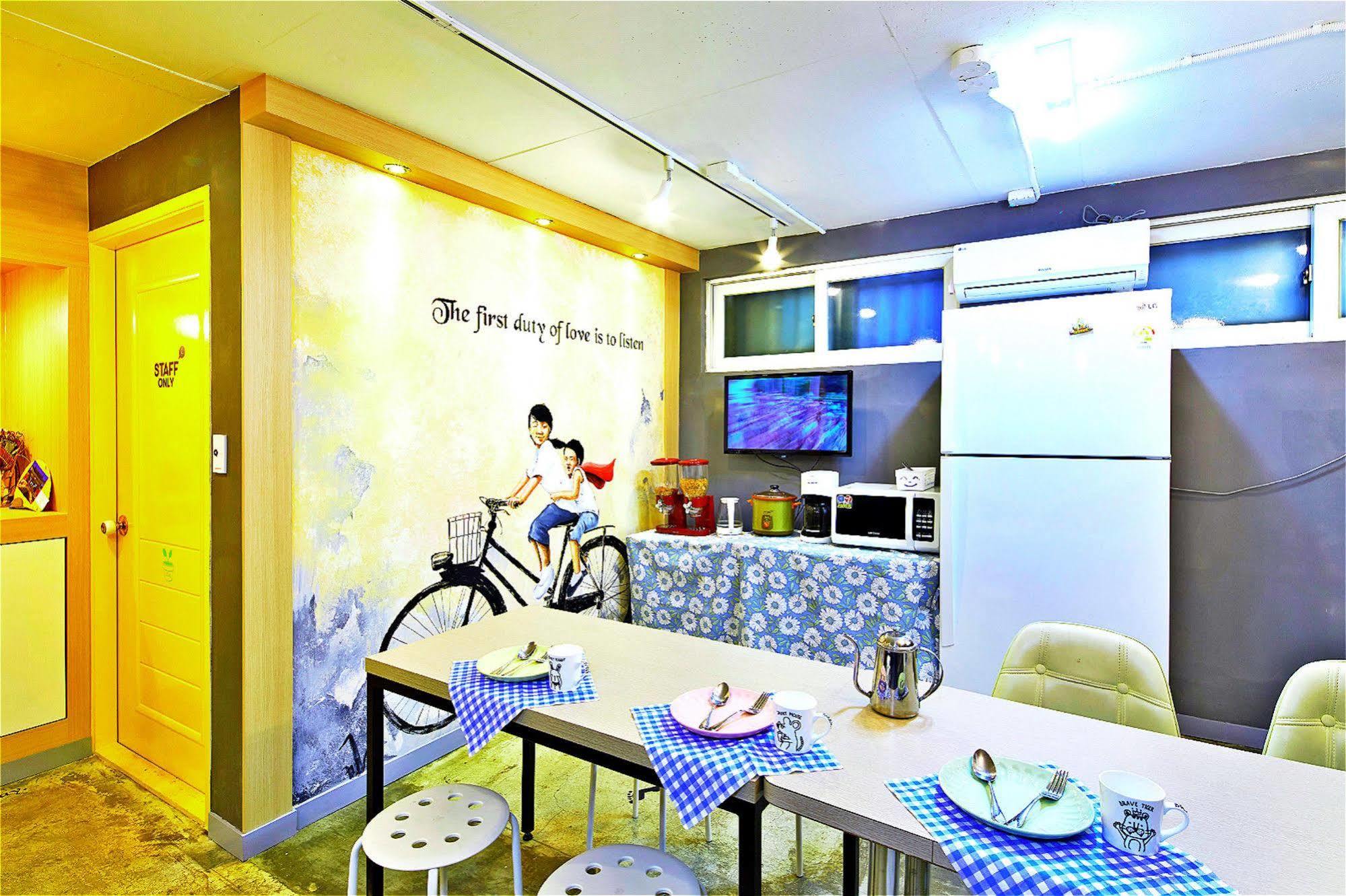 Seoul Station Pencil Hostel Exterior photo